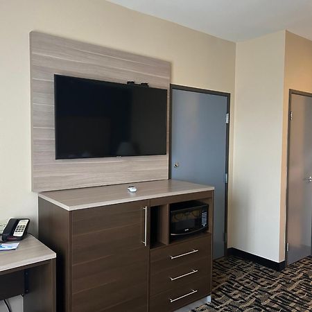 Baymont By Wyndham Ft. Leonard/Saint Robert Hotel Екстериор снимка