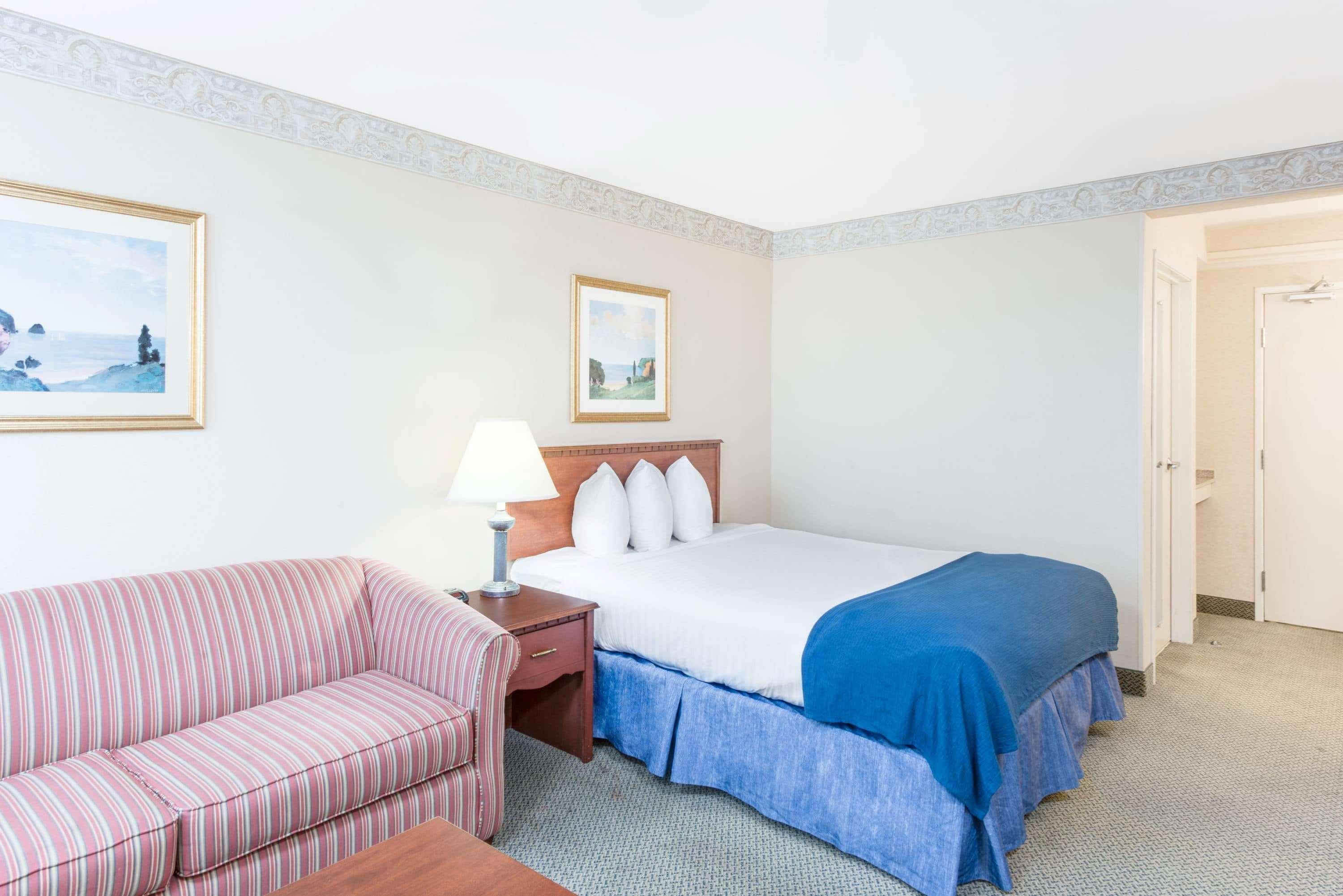 Baymont By Wyndham Ft. Leonard/Saint Robert Hotel Екстериор снимка