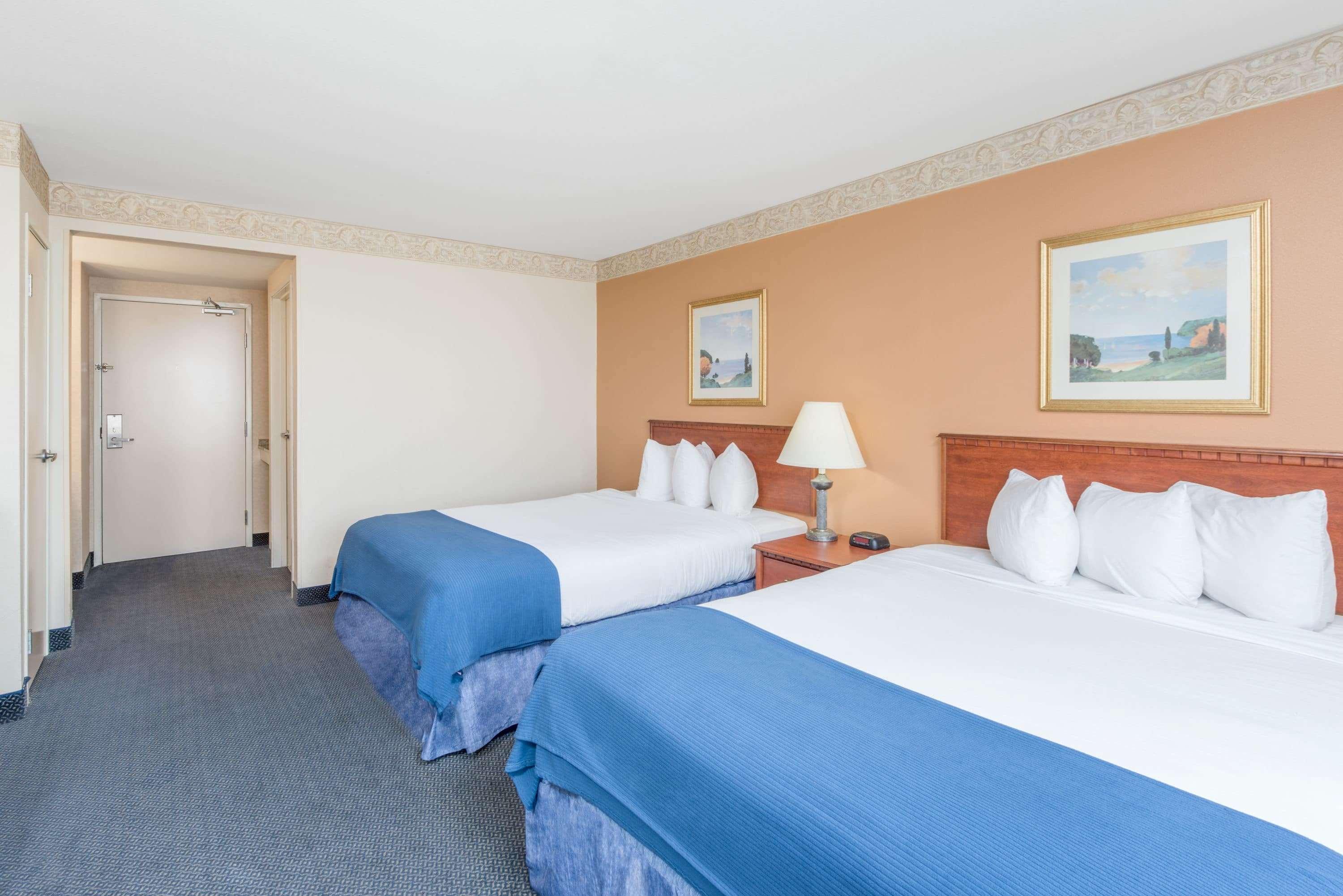Baymont By Wyndham Ft. Leonard/Saint Robert Hotel Екстериор снимка