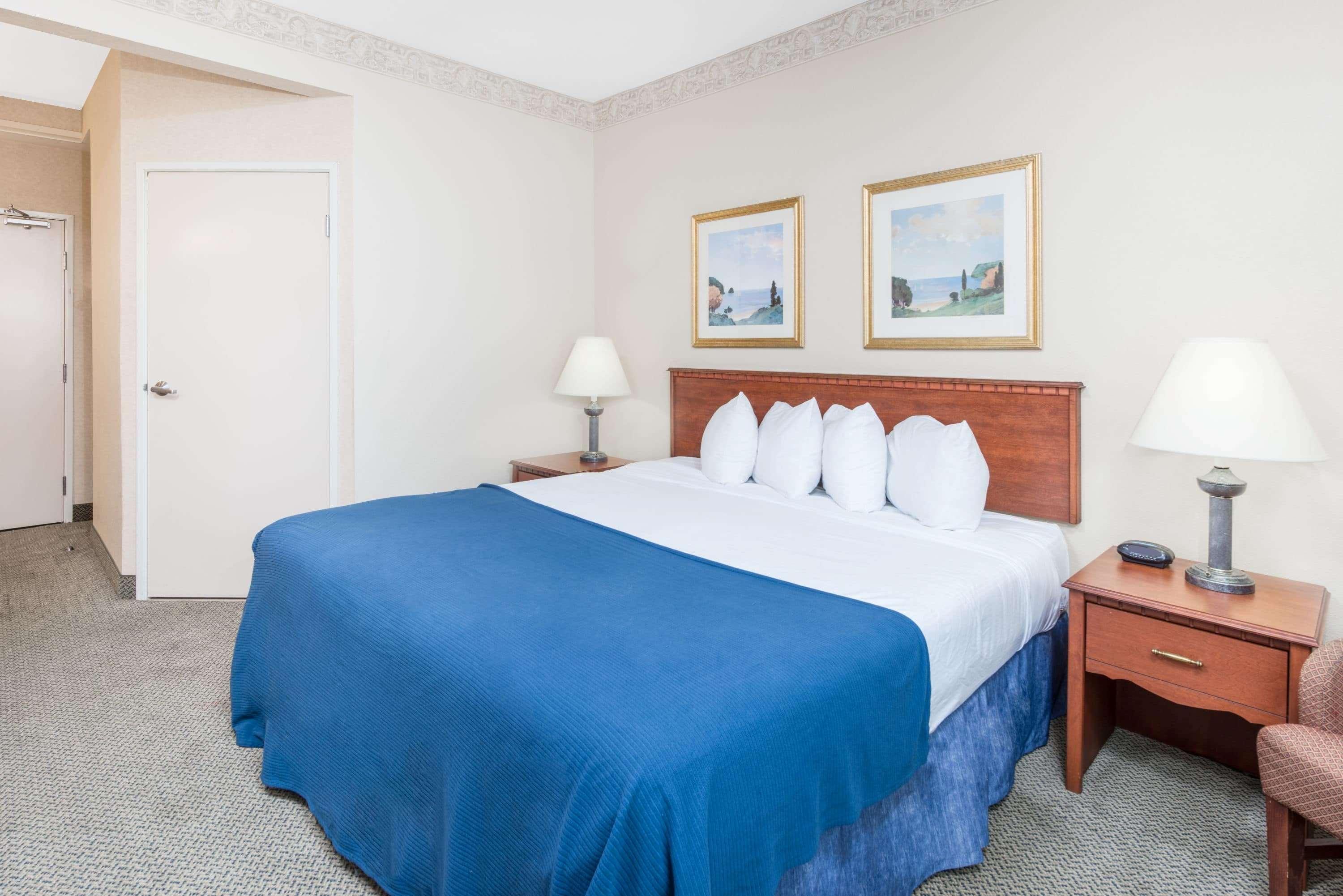 Baymont By Wyndham Ft. Leonard/Saint Robert Hotel Екстериор снимка