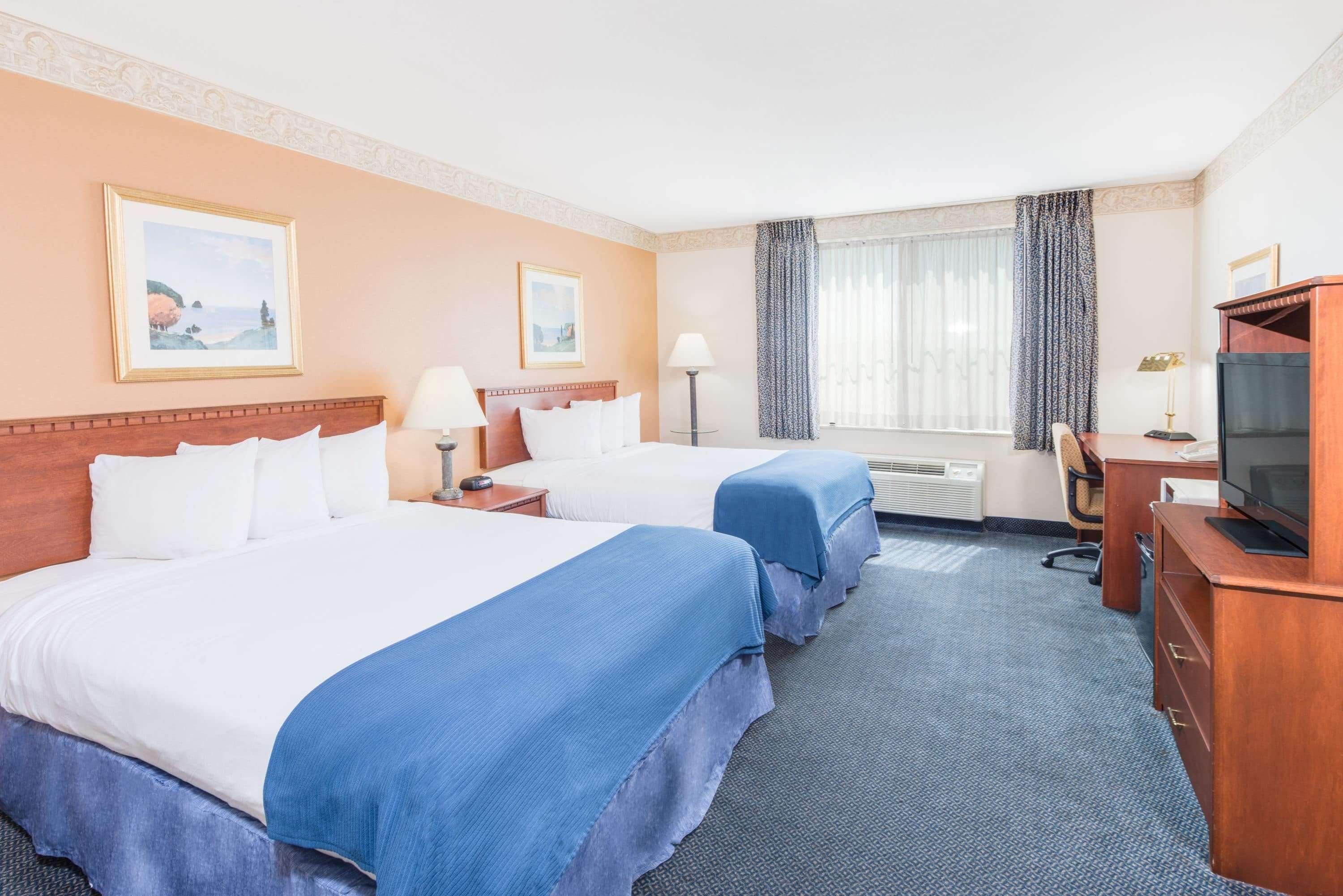 Baymont By Wyndham Ft. Leonard/Saint Robert Hotel Екстериор снимка