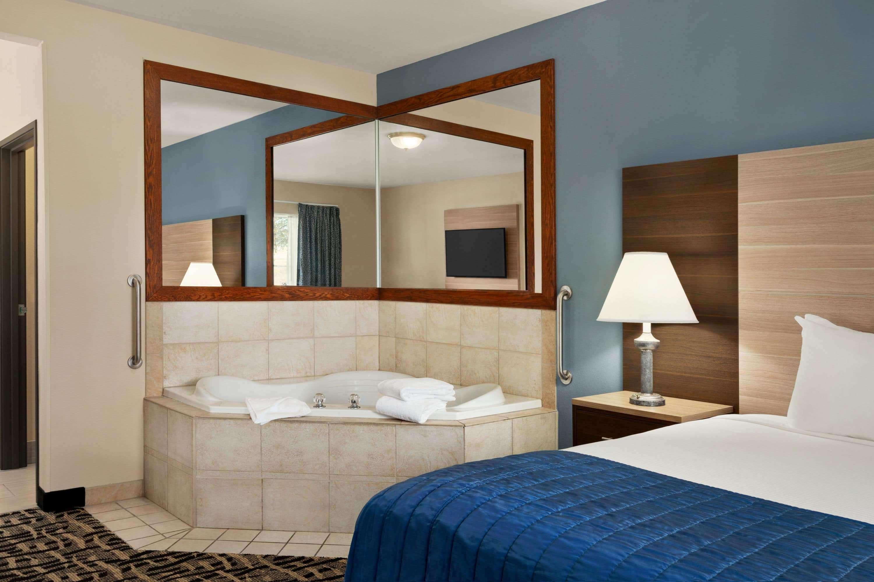 Baymont By Wyndham Ft. Leonard/Saint Robert Hotel Екстериор снимка