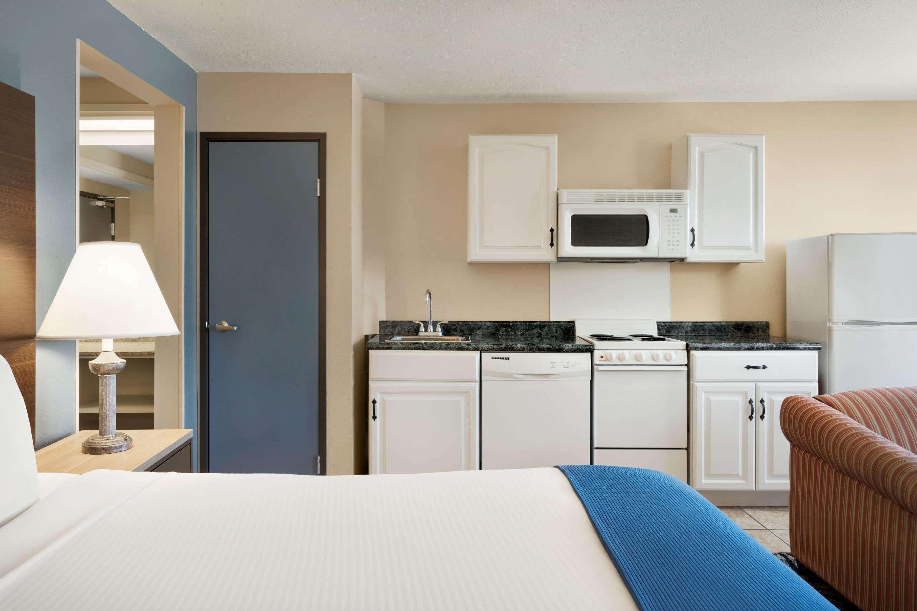 Baymont By Wyndham Ft. Leonard/Saint Robert Hotel Екстериор снимка