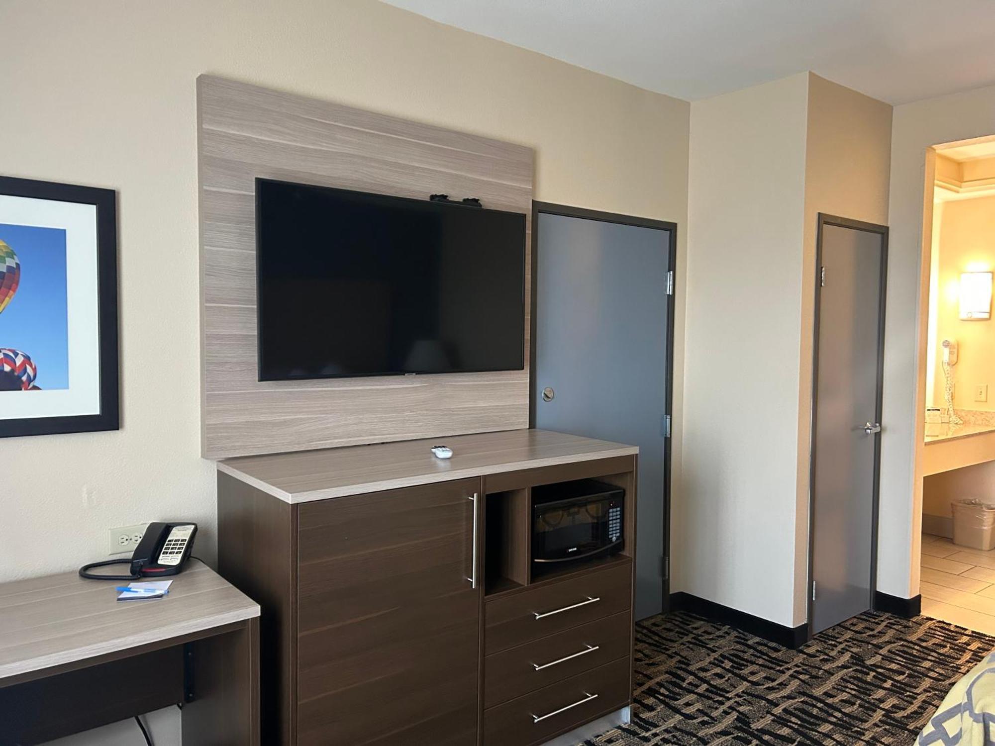 Baymont By Wyndham Ft. Leonard/Saint Robert Hotel Екстериор снимка