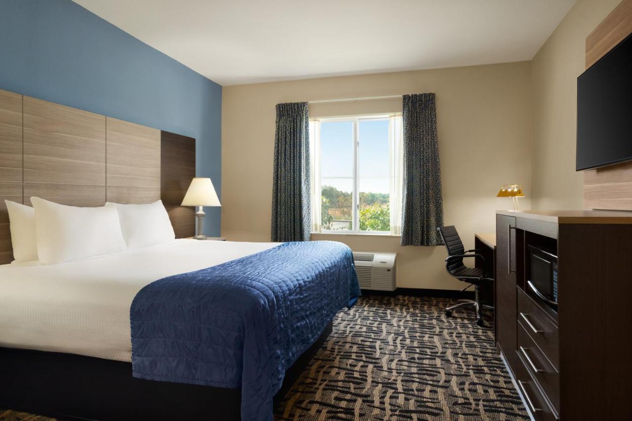 Baymont By Wyndham Ft. Leonard/Saint Robert Hotel Екстериор снимка