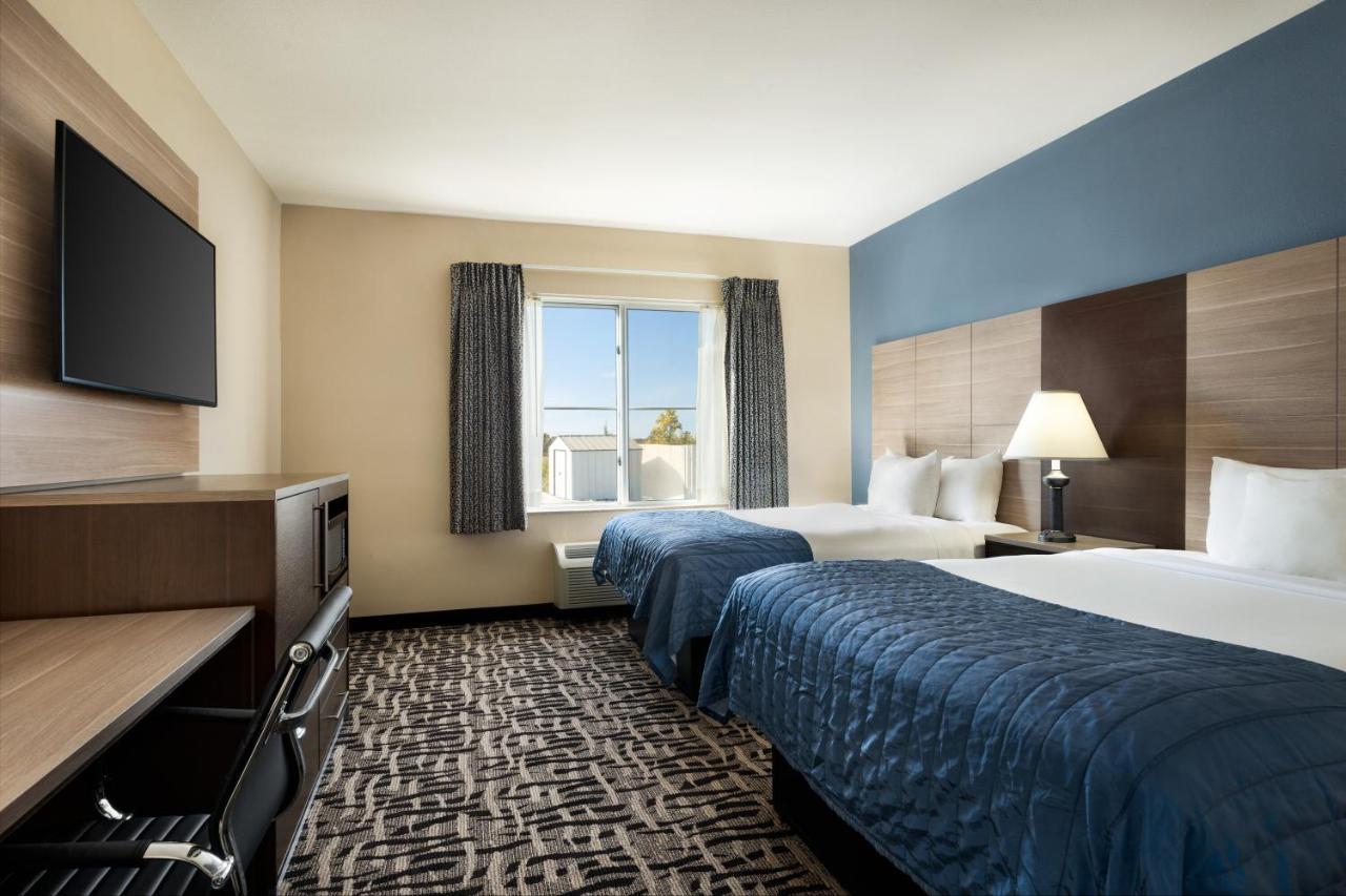 Baymont By Wyndham Ft. Leonard/Saint Robert Hotel Екстериор снимка